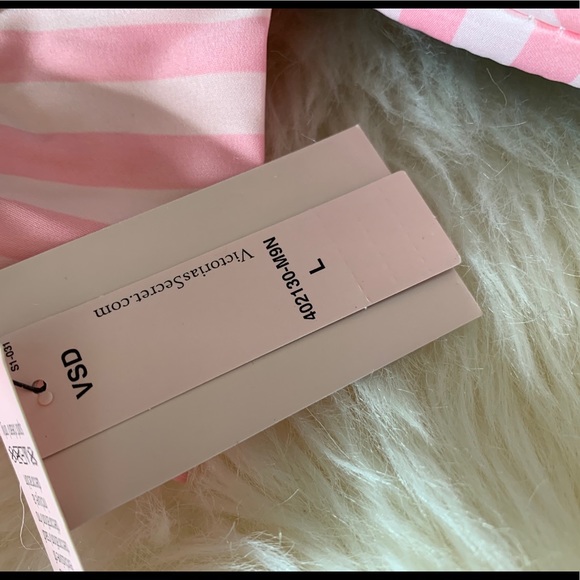 SOLD❌❌VS Satin Pillowcase Eye mask Slipper L - Picture 3 of 4